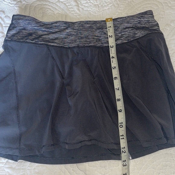 Lululemon Skort Size 4 - Picture 4 of 9
